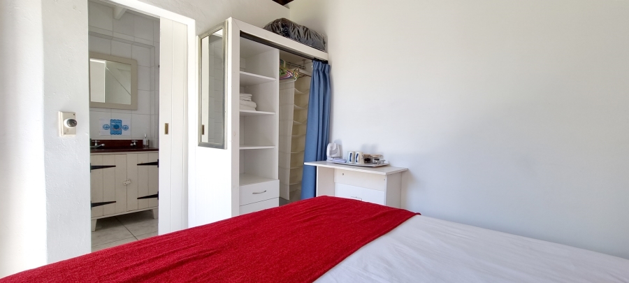 4 Bedroom Property for Sale in Struisbaai Western Cape